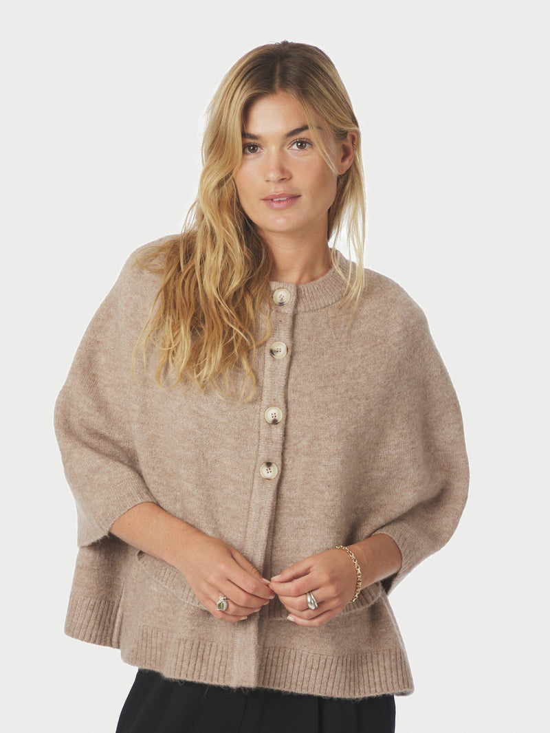 Neo Noir Josei Knitted Cape