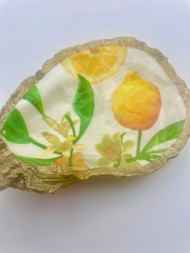 GRIT & GRACE Decoupage Oyster Jewellery Dish (Lemons)