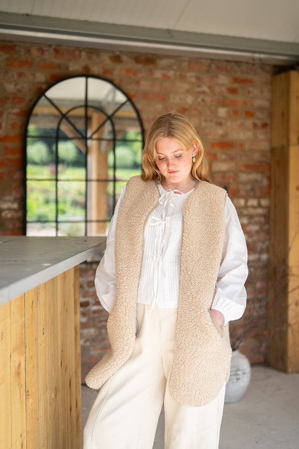 Long Wool Gilet (beige)