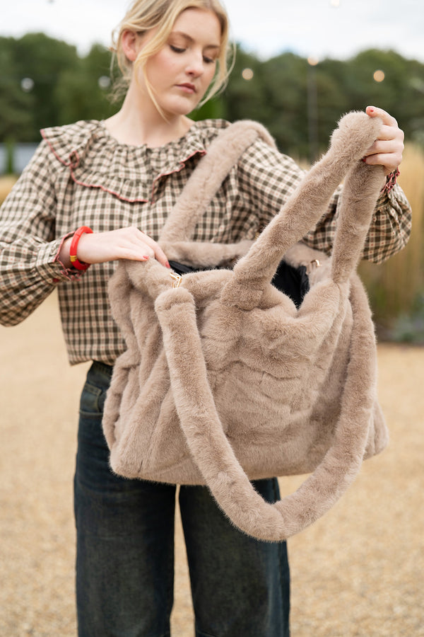 Large Faux Fur Bag (light taupe)