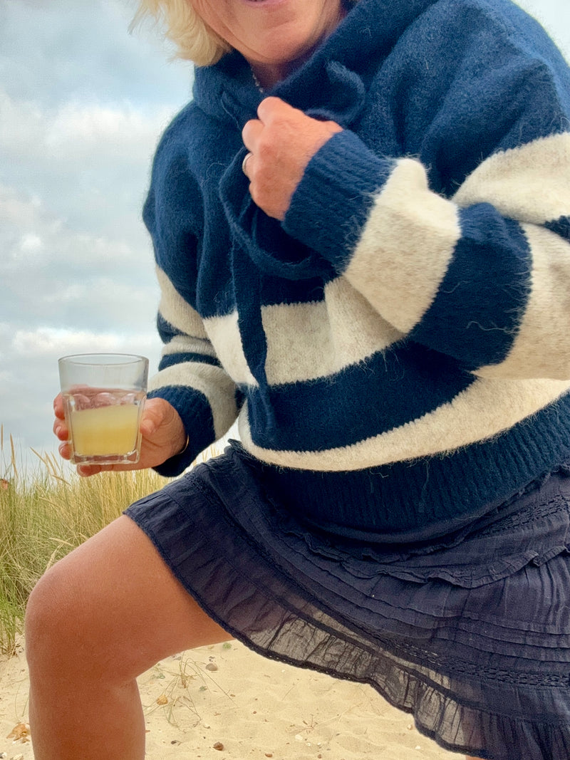 Navy knitted hoodie with cream stripe