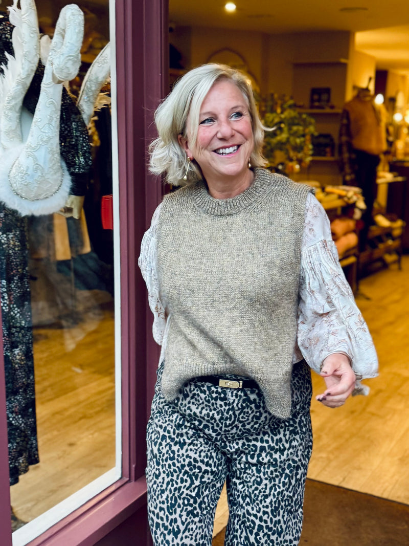 Maison Anje Belting Knitted Tank (gold)