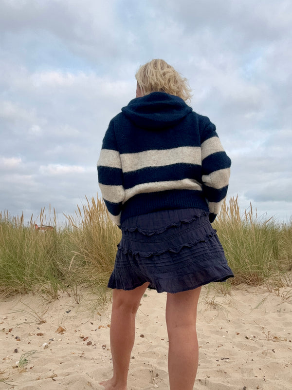 Navy knitted hoodie with cream stripe