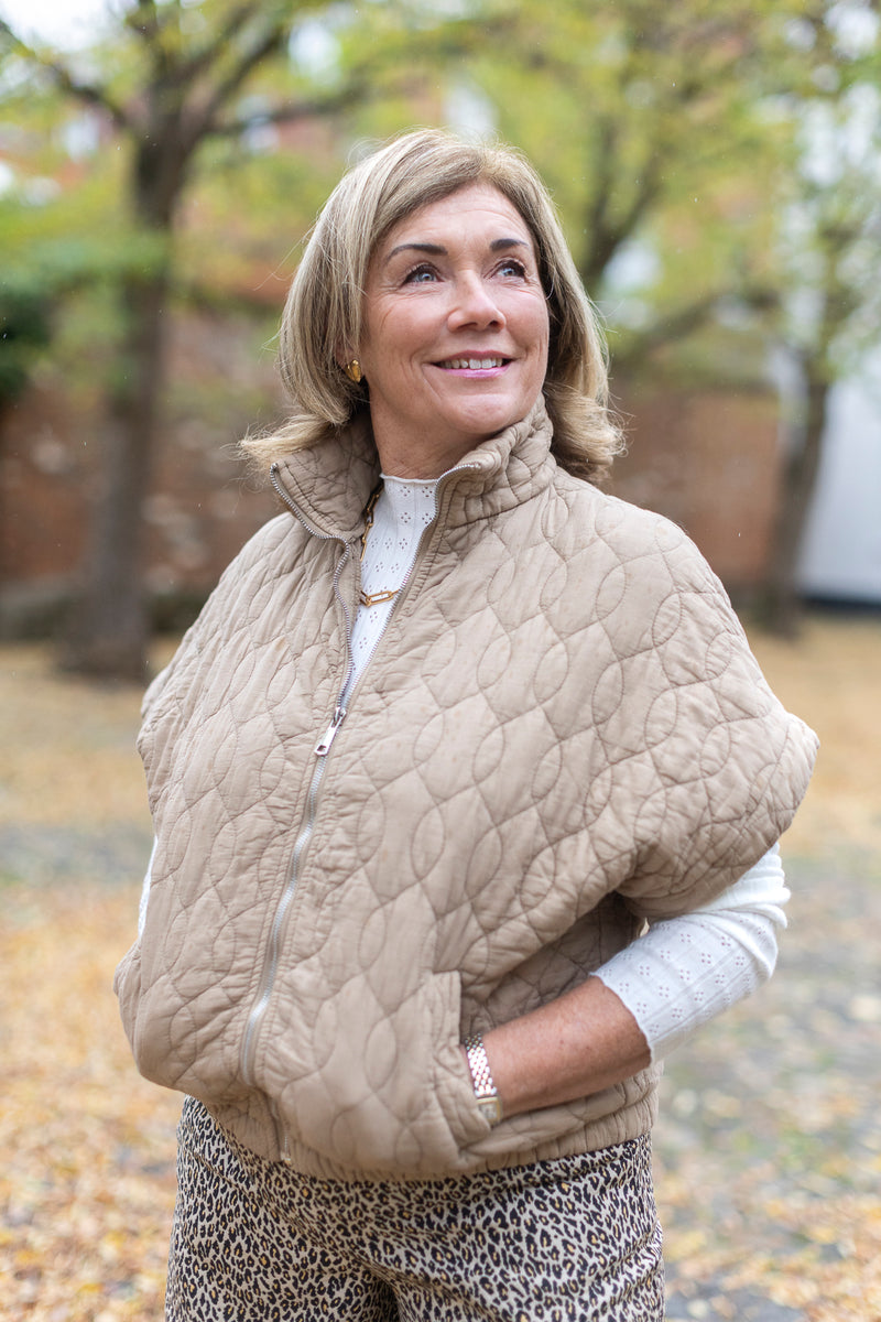 Edie Quilted Gilet (Tobacco)