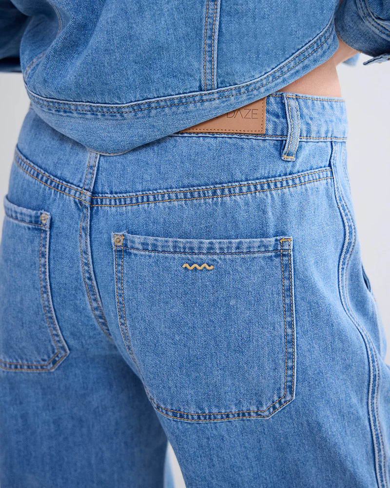 Summum Woman cargo jeans close up
