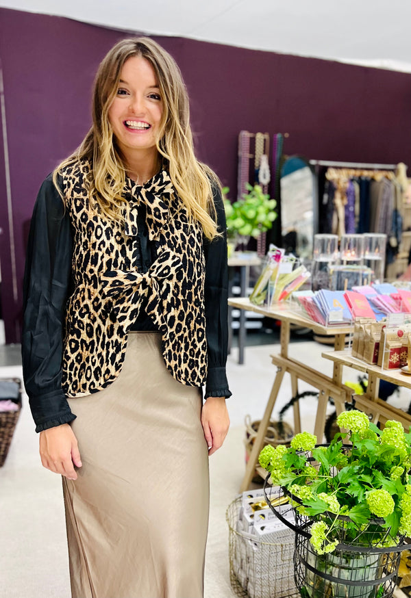 Damson Madder Leopard tie Tilly gilet