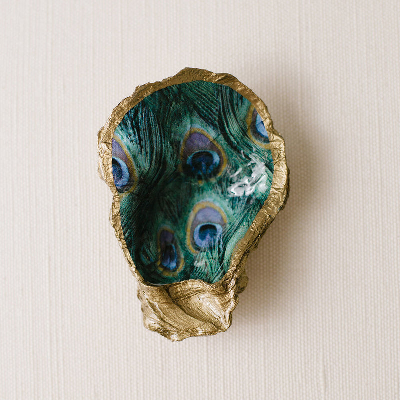 GRIT & GRACE Decoupage Oyster Jewellery Dish (Single Peacock Feather)
