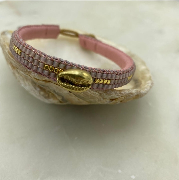 IBU Shell Rose Bracelet